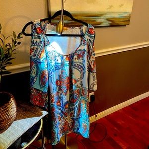 Dress with open sleeves